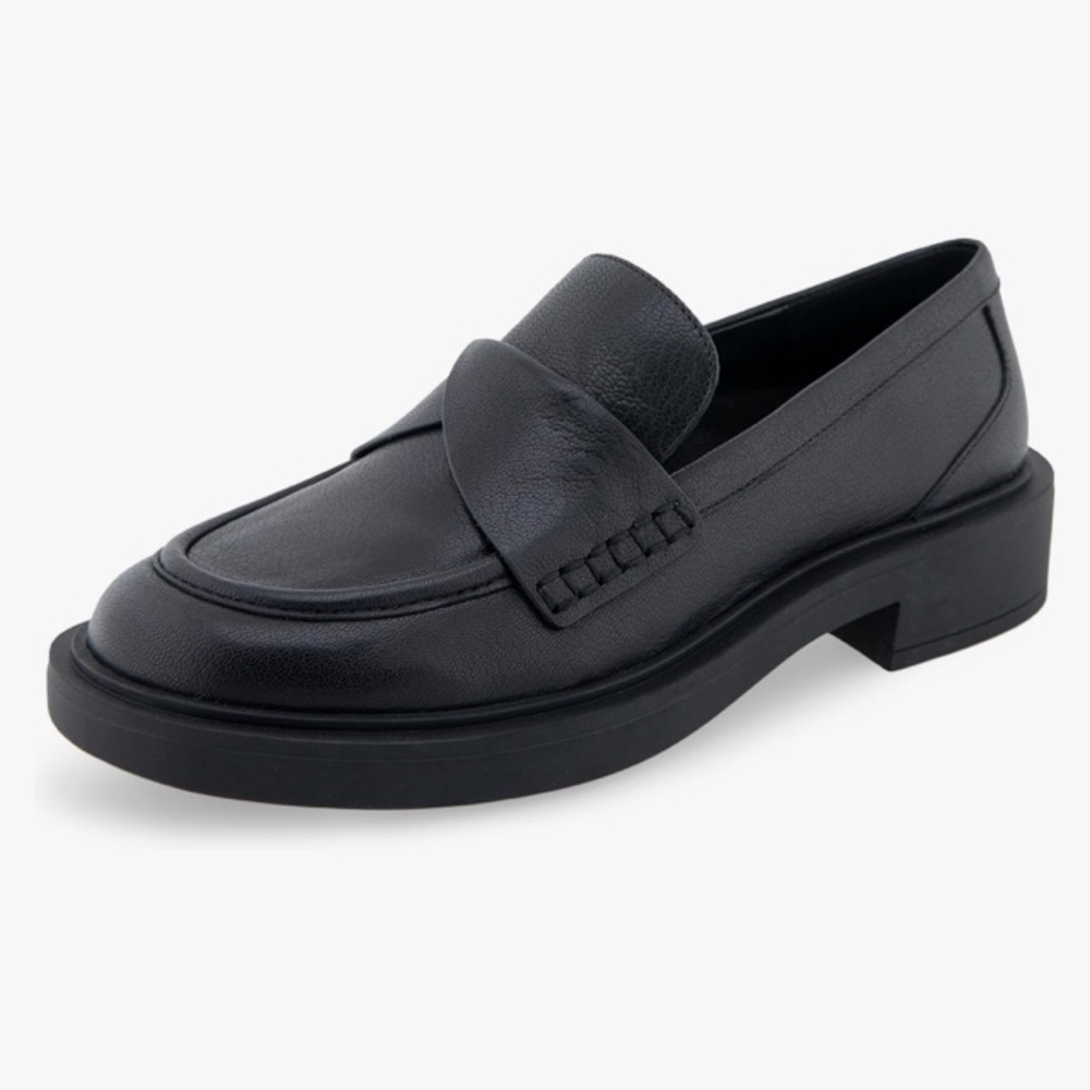 AEROSOLES Black Leather Penny Loafers